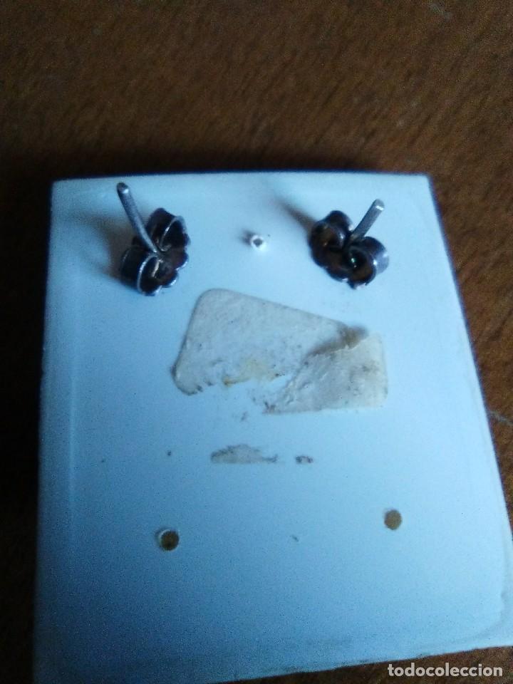 Joyeria: Pareja de pendientes, no se si son de plata. - Foto 2