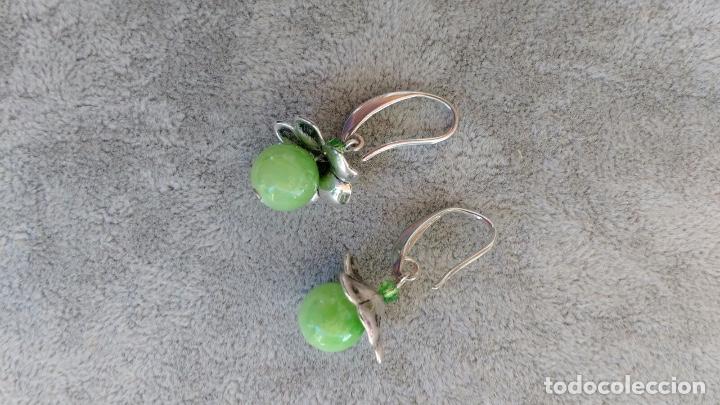 Schmuck: pendientes bola de cuarzo verde y flor