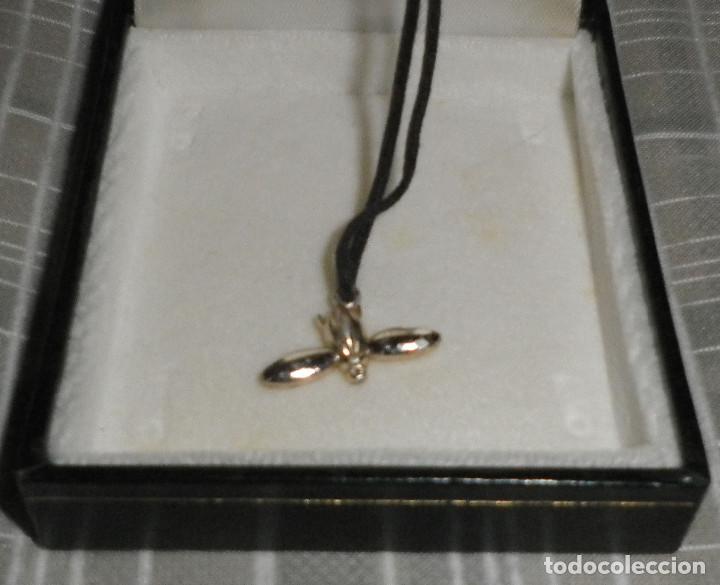 Joalharia: colgante dorado con caja corte ingles