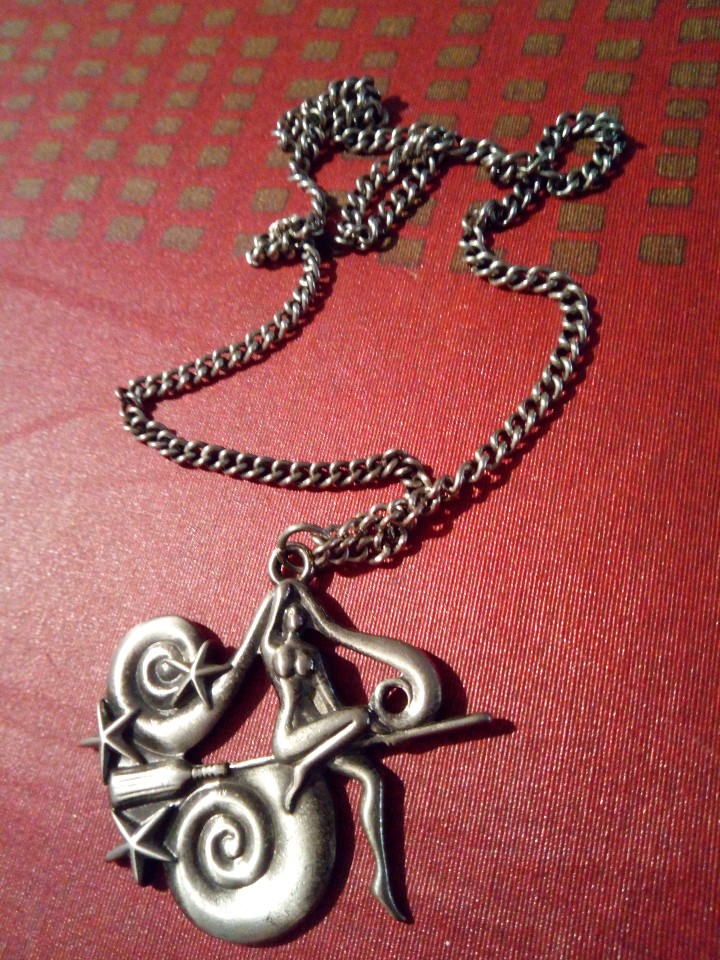 Joyeria: Colgante de acero bruja con estrellas - Foto 2