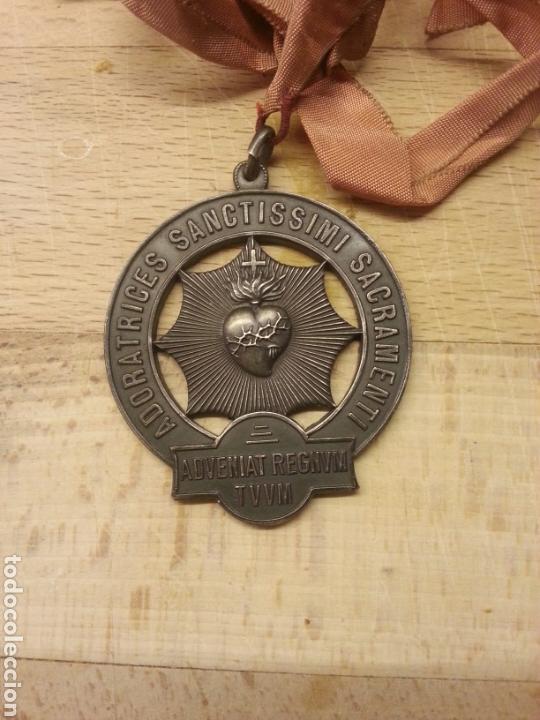 Joyeria: Medalla adoratrices sant&iacute;simo sacramento - Foto 1