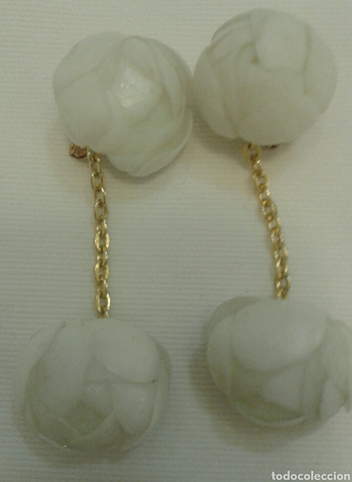 Joyeria: Pendientes vintage flor pl&aacute;stico cadena dorada - Foto 1