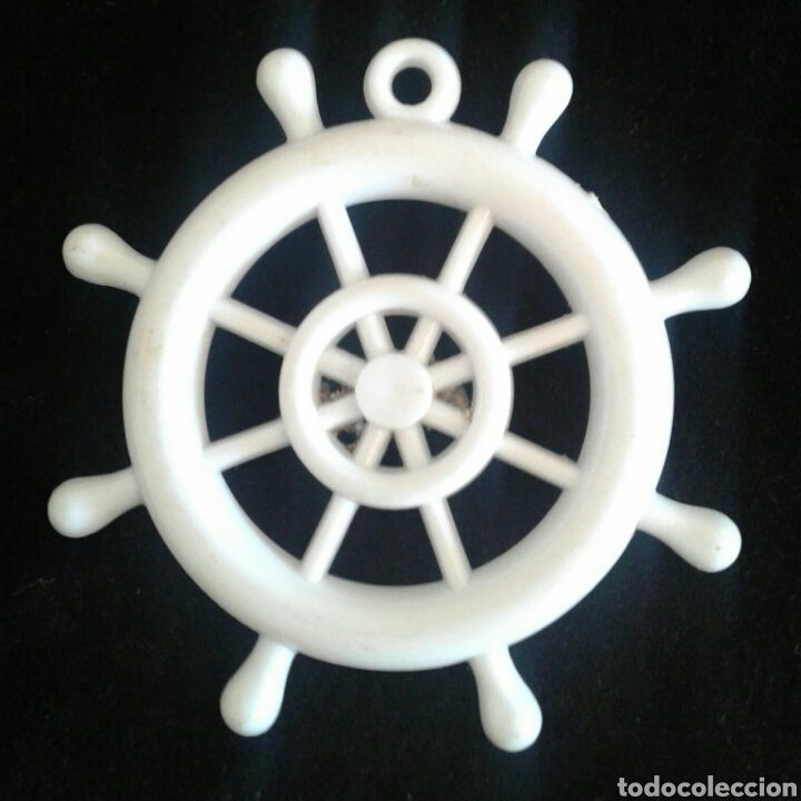 Joaillerie: Broche colgante vintage tim&oacute;n pl&aacute;stico