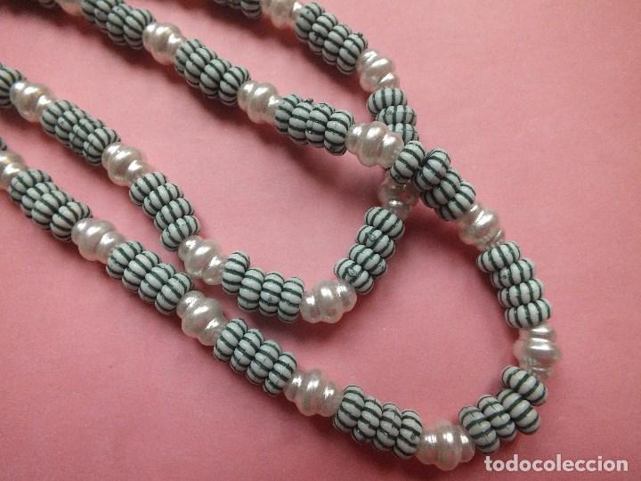 Joyeria: COLLAR DE CUENTAS DE VIDRIO RAYADO Y BOLAS DE PERLAS - Foto 3