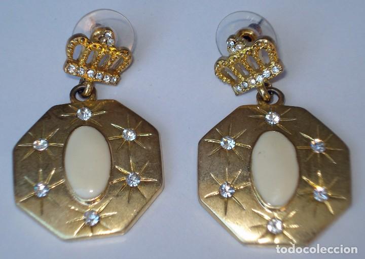 Joyeria: PRECIOSOS PENDIENTES DORADOS CON CIRCONITAS Y ESMALTE BLANCO - GRAN CALIDAD -