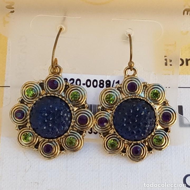 Joyeria: PRECIOSOS PENDIENTES COLOR DORADO Y AZUL EN FORMA DE FLOR - ANTIAL&Eacute;RGICOS - MARCA TANDTREND