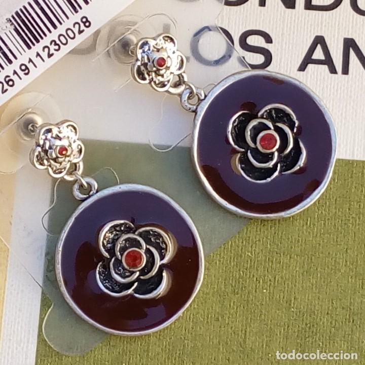 Joaillerie: PRECIOSOS PENDIENTES PLATEADOS EN FORMA DE FLOR - GRANATES - ANTIAL&Eacute;RGICO - TANDTREND