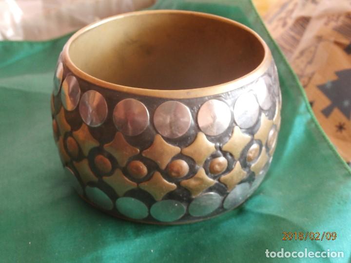 Joyeria: ANTIGUO BRAZALETE DE LATON Y ESMALTE - Foto 1