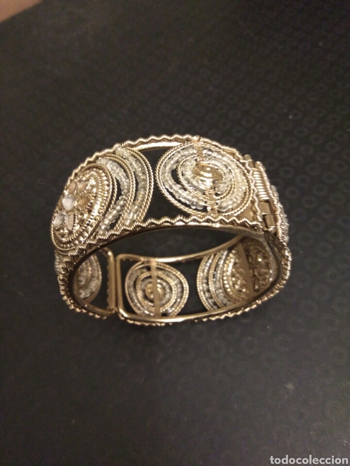 Joalharia: Pulsera Dorada con piedras