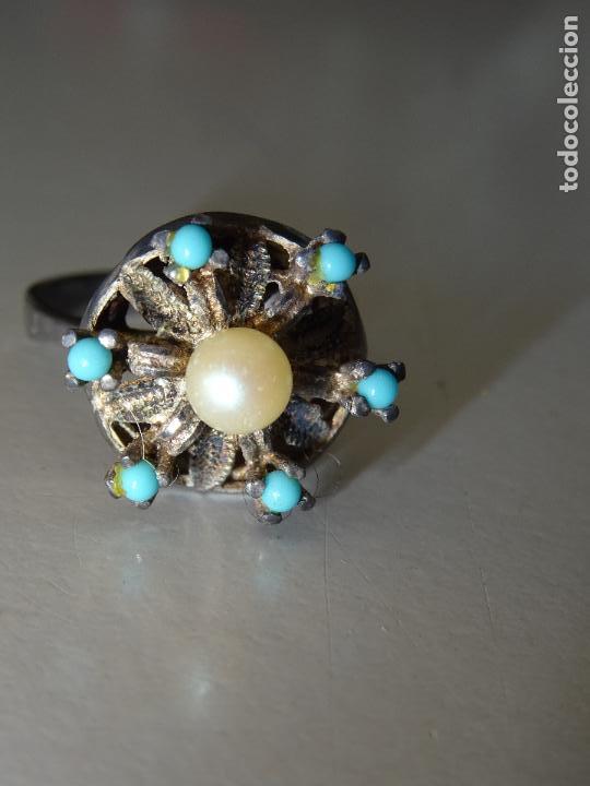 Joyeria: ANTIGUO ANILLO METAL, SIMIL TURQUESAS Y PERLA - Foto 1