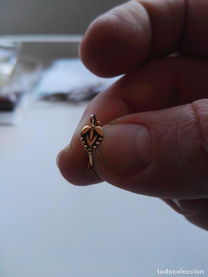 Joyeria: Pendiente de metal dorado antiguo - Foto 4