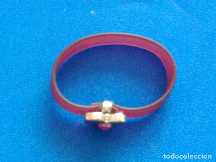 Joyeria: Anillo pl&aacute;stico. Coraz&oacute;n de metal - Foto 4