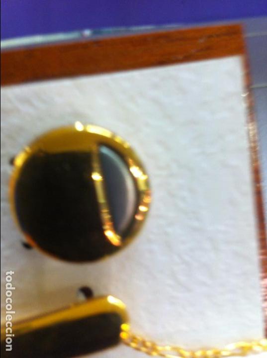 Joyeria: JUEGO DE CUBRE BOTONES Y ALFILER DE CORBATA DORADO - Foto 2