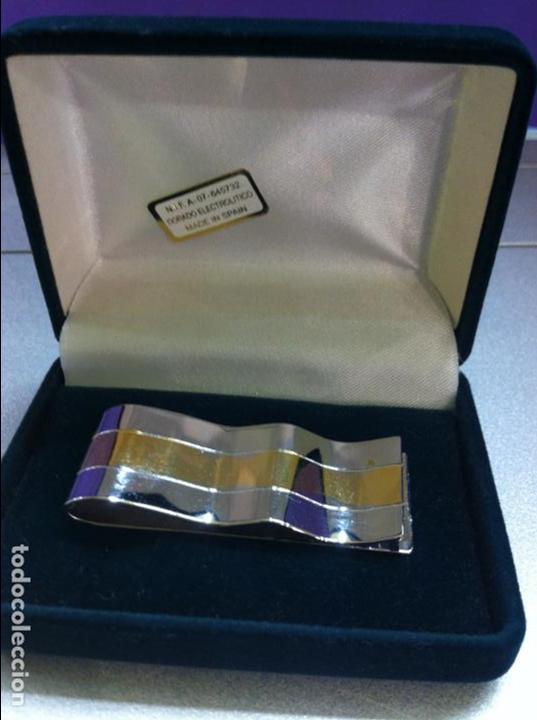 Joyeria: ALFILER DE CORBATA REVERSIBLE EN DORADO Y PLATEADO - Foto 1