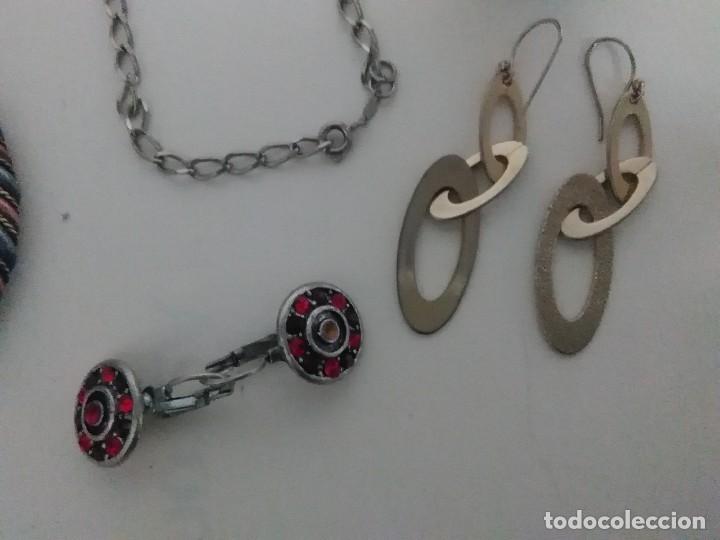 Joyeria: 4 pulseras 3 pendientes 1broche. 24 - Foto 4