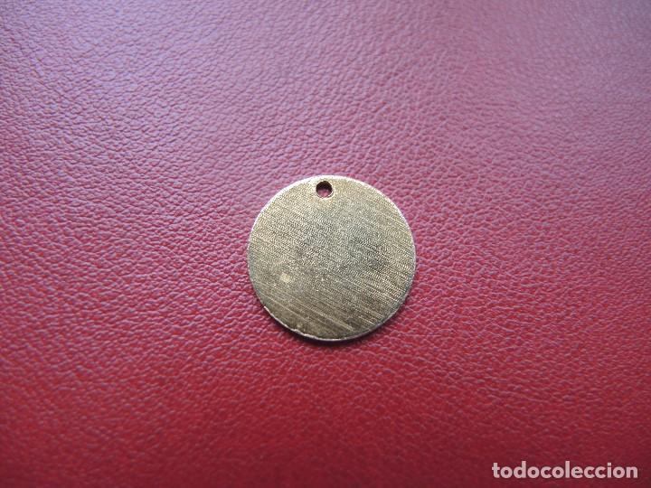 Joyeria: MEDALLA FANTAS&Iacute;A, D&Eacute;CADA 1970 - Foto 2
