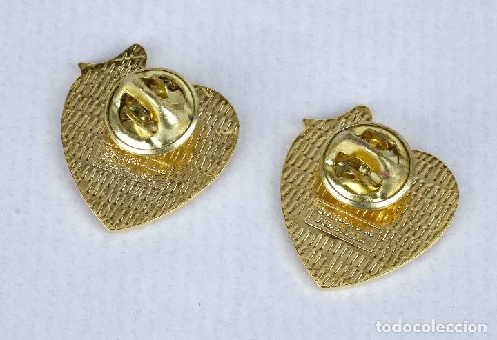 Joyeria: Pendientes en metal dorado y esmaltado con forma de coraz&oacute;n y nota - Foto 2