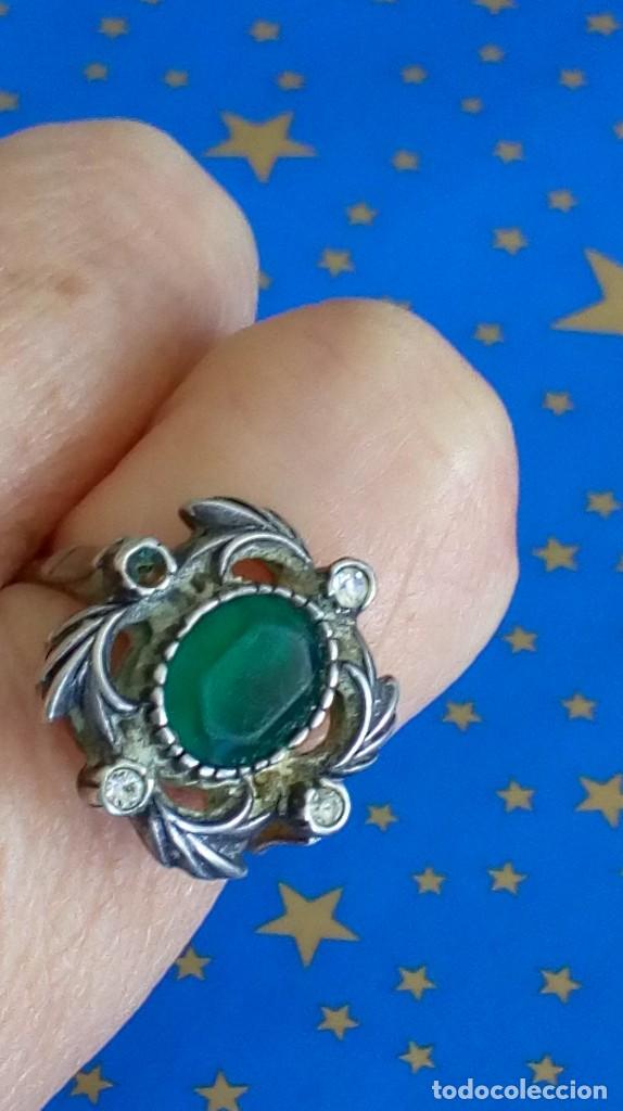 Joyeria: Un pendiente y un anillo de plata y s&iacute;mil esmeralda - Foto 6