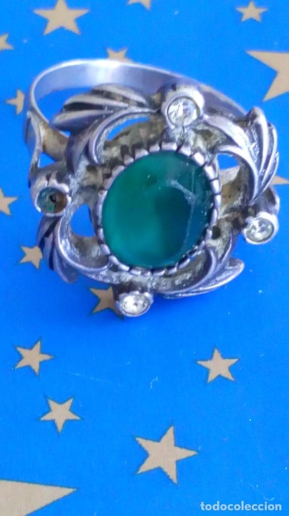 Joyeria: Un pendiente y un anillo de plata y s&iacute;mil esmeralda - Foto 7
