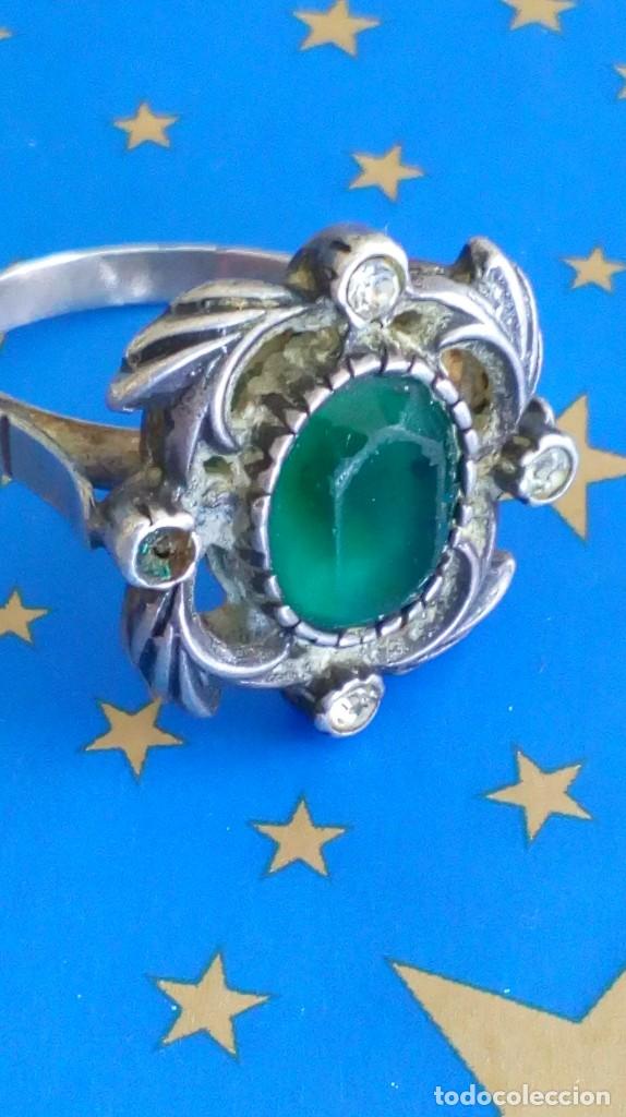 Joyeria: Un pendiente y un anillo de plata y s&iacute;mil esmeralda - Foto 8
