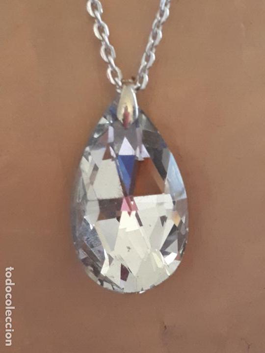 Joaillerie: Colgante brillante pl&aacute;stico tallado