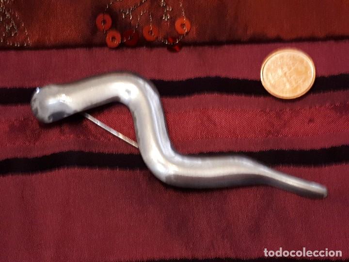 Joaillerie: Broche vintage plateado rayo