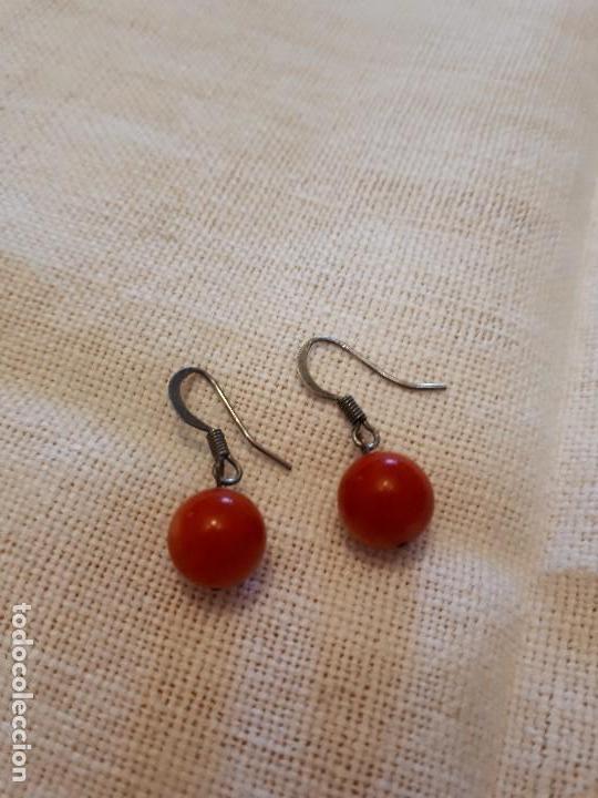 Joaillerie: Pendientes cuentas esfera piedra roja cierre plata