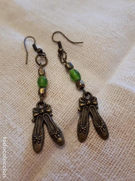 Joaillerie: Pendientes zapatillas bailarina dorado antiguo
