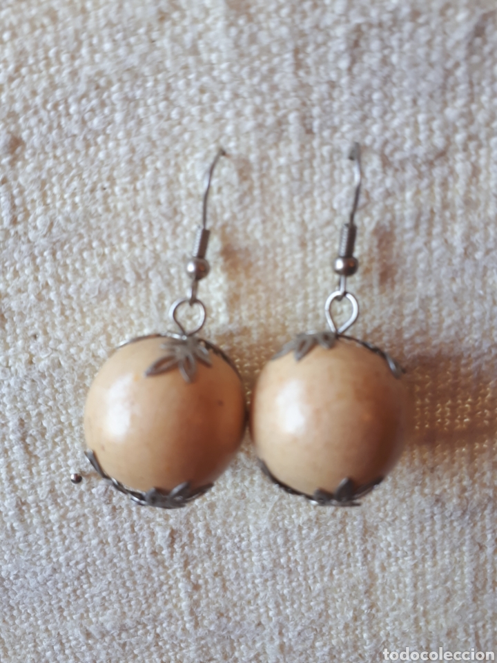 Joaillerie: Pendientes esfera madera fornitura plateada montaje artesanal