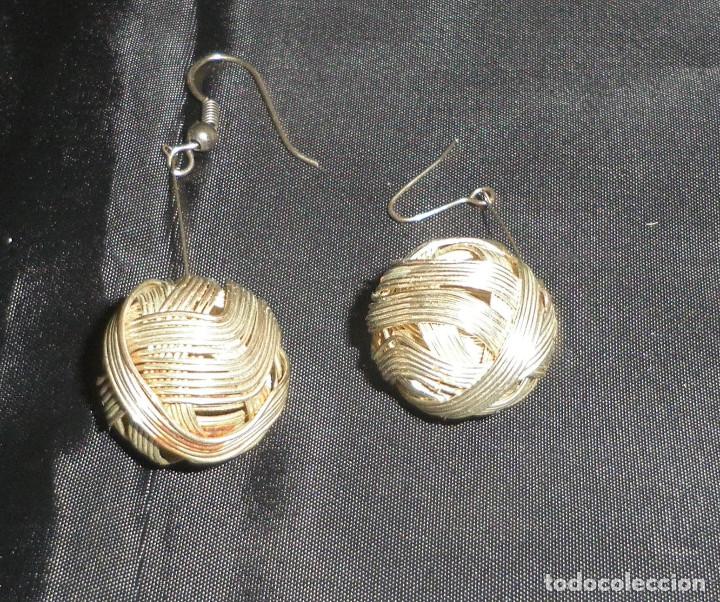 Joyeria: pendientes largos con bola de metal - Foto 1
