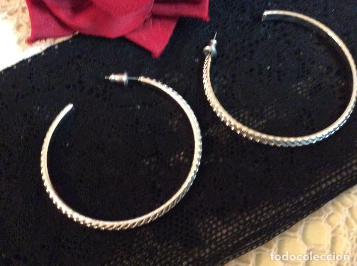 Joyeria: Grandes aros de metal plateado. - Foto 4