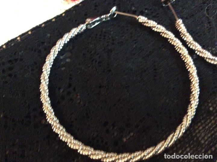 Joyeria: Grandes aros de metal plateado. - Foto 7