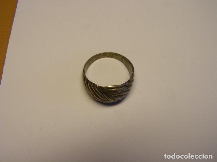 Joaillerie: Antiguo anillo de plata, principios del siglo XX.