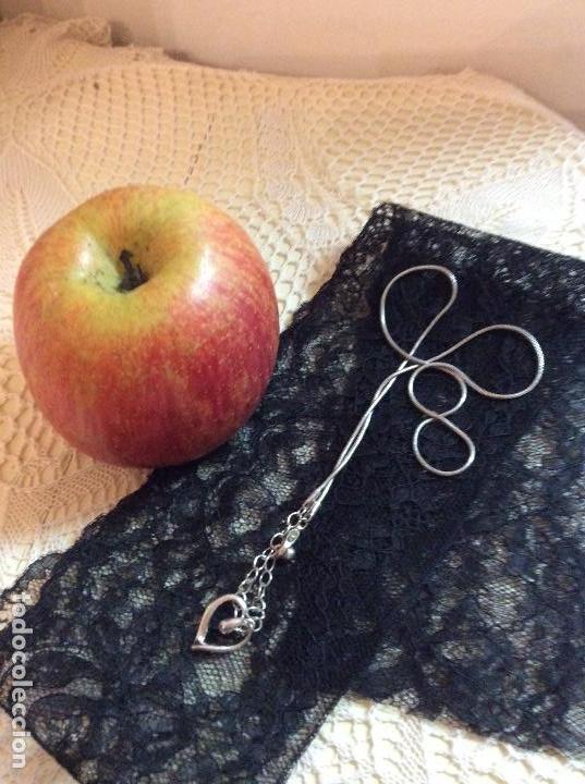 Joyeria: Colgante plateado en forma de coraz&oacute;n con cadena. - Foto 2