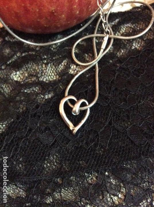 Joyeria: Colgante plateado en forma de coraz&oacute;n con cadena. - Foto 3
