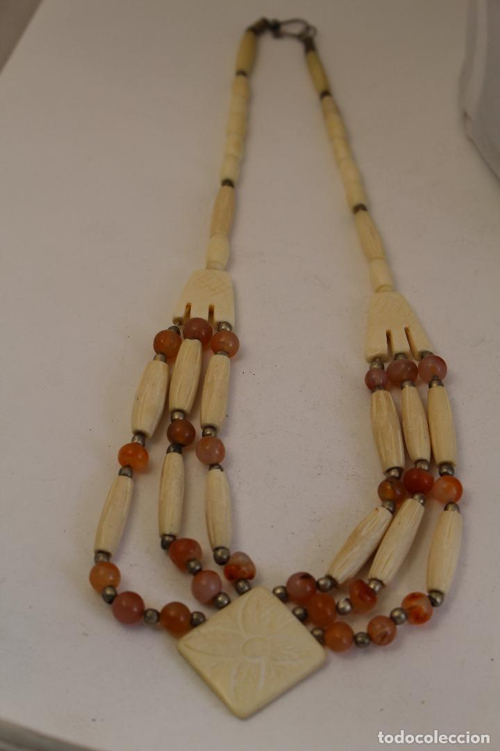 Joyeria: collar de hueso y cristal de murano - Foto 2