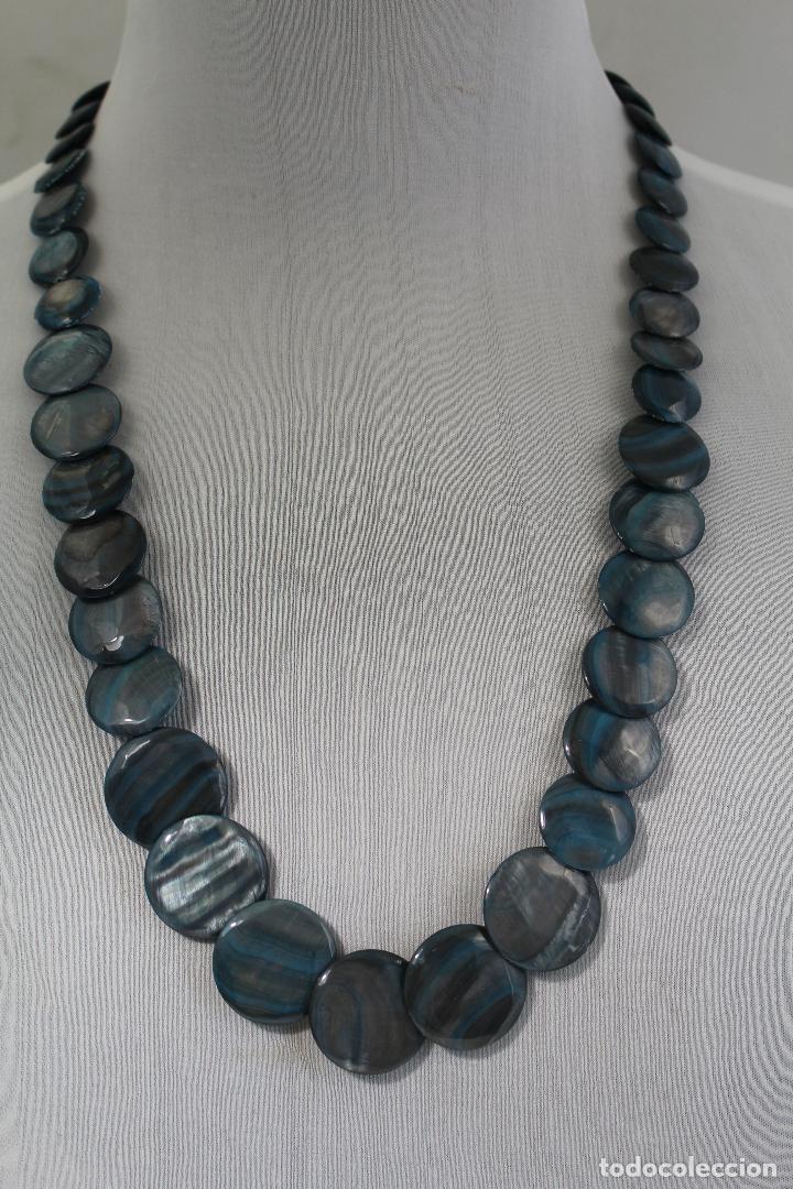 Joyeria: collar de discos de nacar azul