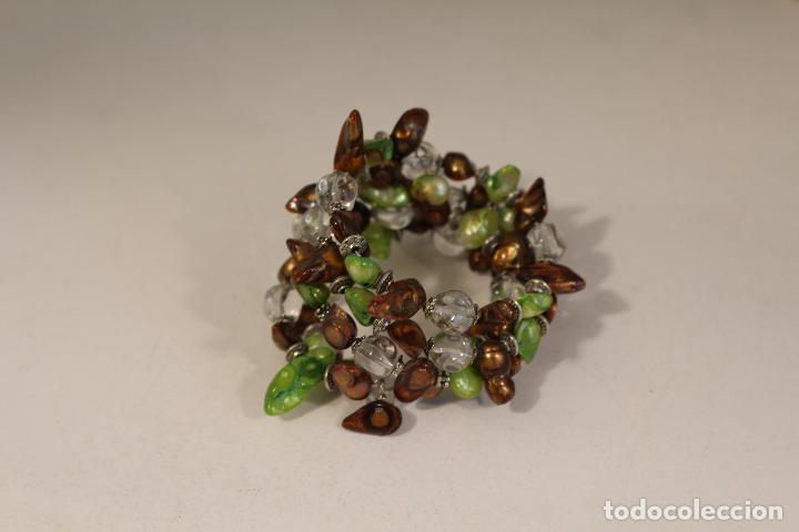 Joyeria: pulsera de nacar verde y marron con cristales - Foto 3
