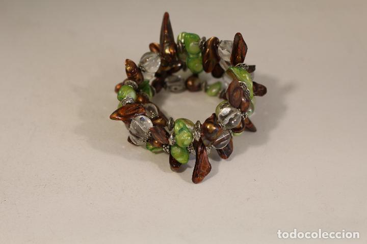 Joyeria: pulsera de nacar verde y marron con cristales - Foto 4