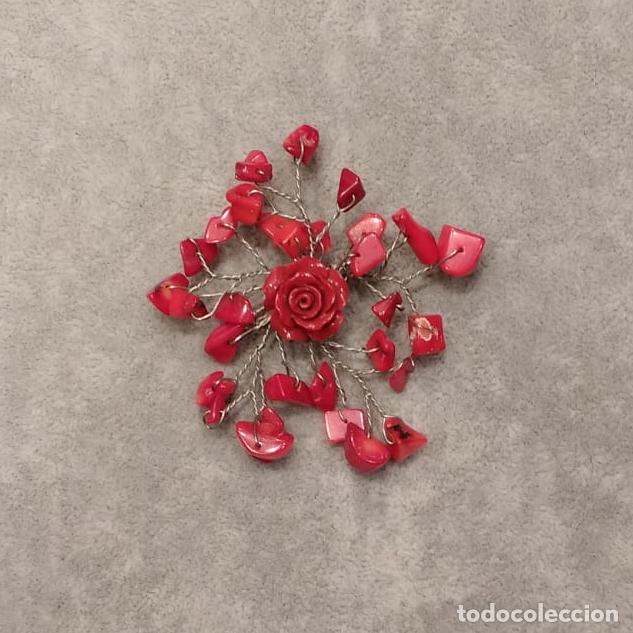 Joyeria: BROCHE DE BISUTER&Iacute;A Y CORAL.