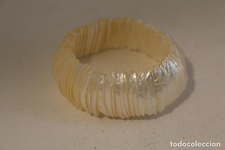 Joyeria: pulsera elastica con barras de nacar - Foto 2