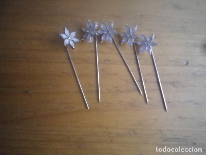 Schmuck: 34 ALFILERES FLOR