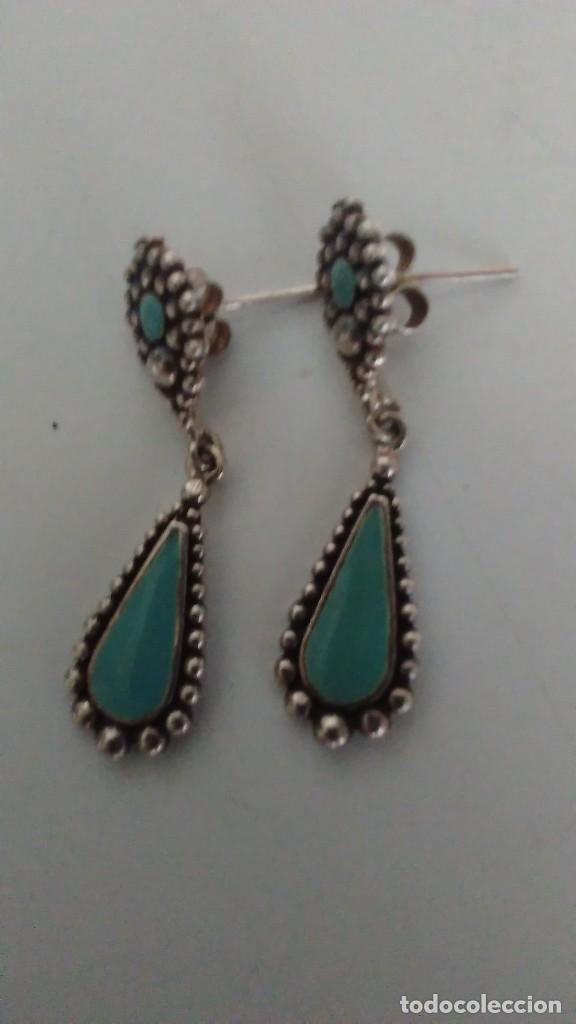 Schmuck: Pendientes de plata labrada y esmalte azul