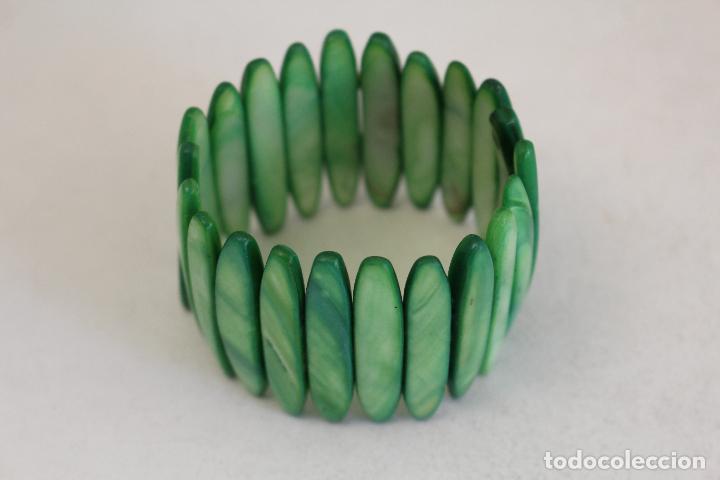 Schmuck: pulsera de barra elastica con nacar verde