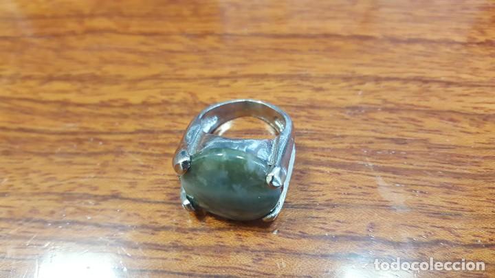 Joyeria: Sortija con piedra verde en acero - Foto 1