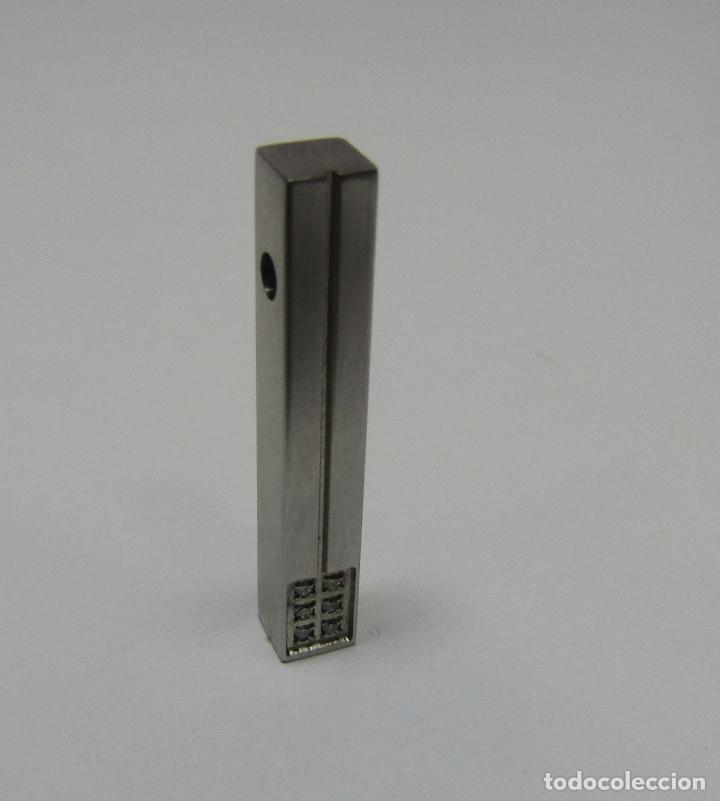 Gioielleria: COLGANTE ACERO INOXIDABLE PRISMA CON HENDIDURA CENTRAL Y 6 PIEDRAS