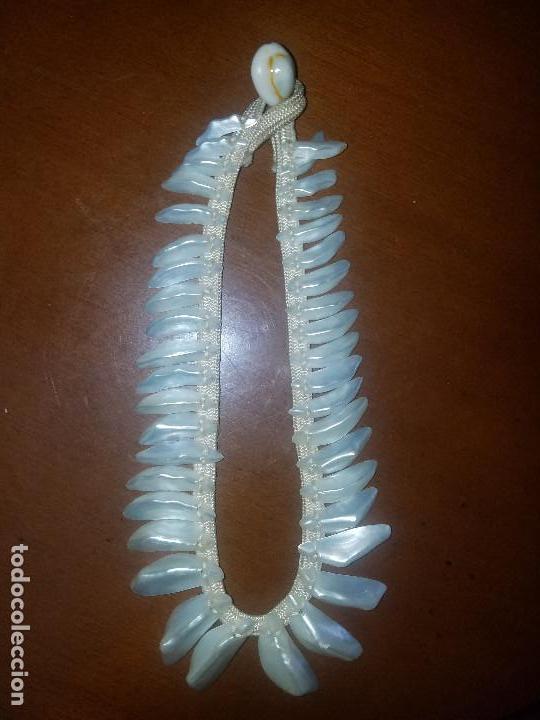 Joyeria: Antigua gargantilla o collar hecho con conchas de nacar
