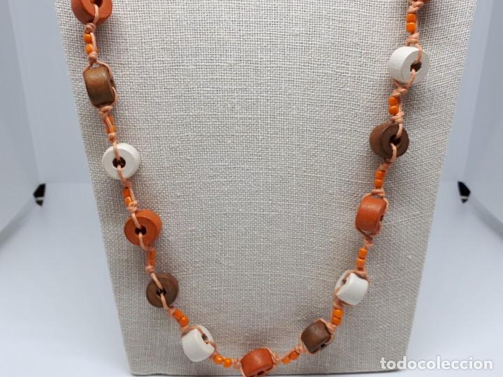 Joyeria: Collar Cordon Abalorios Colores Marrones, Naranja y Blancos - Foto 4