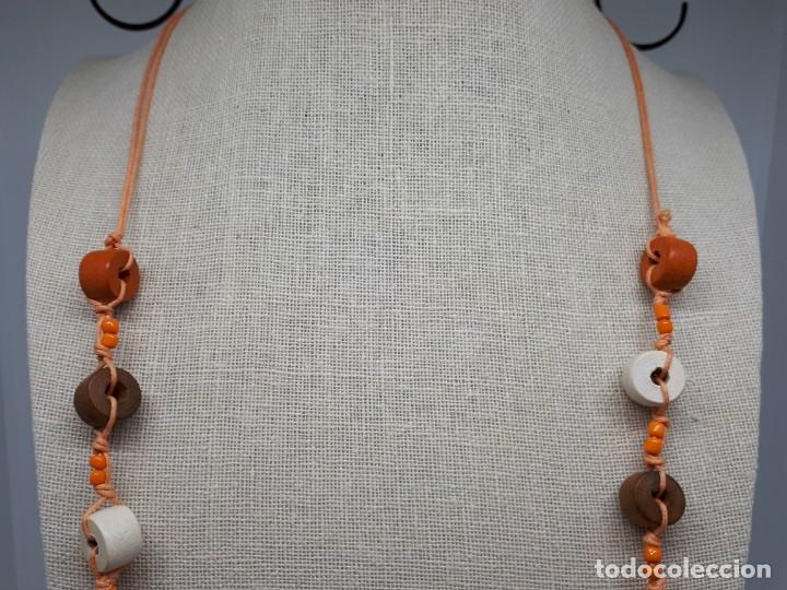 Joyeria: Collar Cordon Abalorios Colores Marrones, Naranja y Blancos - Foto 5