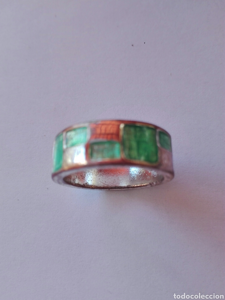 Joaillerie: ANILLO PLATA Y DETALLES VERDES